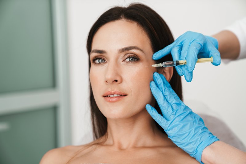 woman receiving BOTOX